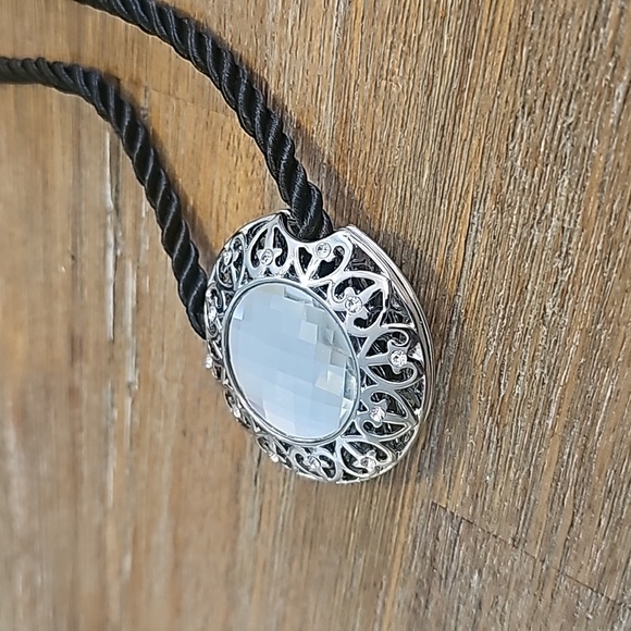 Rare Fine Silver Toned & Crystal Imitation Medallion. - Picture 6 of 7